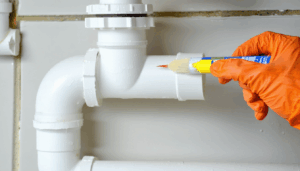 Dans le monde du bricolage et de la plomberie, la colle PVC haute pression se place comme un outil indispensable pour créer des assemblages étanches et durables. Ce guide explore l’univers de cet adhésif particulier, en mettant en lumière ses […]
