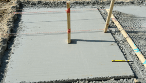 La réalisation d’une dalle béton est un projet ambitieux qui peut transformer vos espaces de vie extérieure ou intérieure. Que ce soit pour ériger une terrasse, bâtir un garage ou poser les fondations de votre future piscine, chaque étape de […]